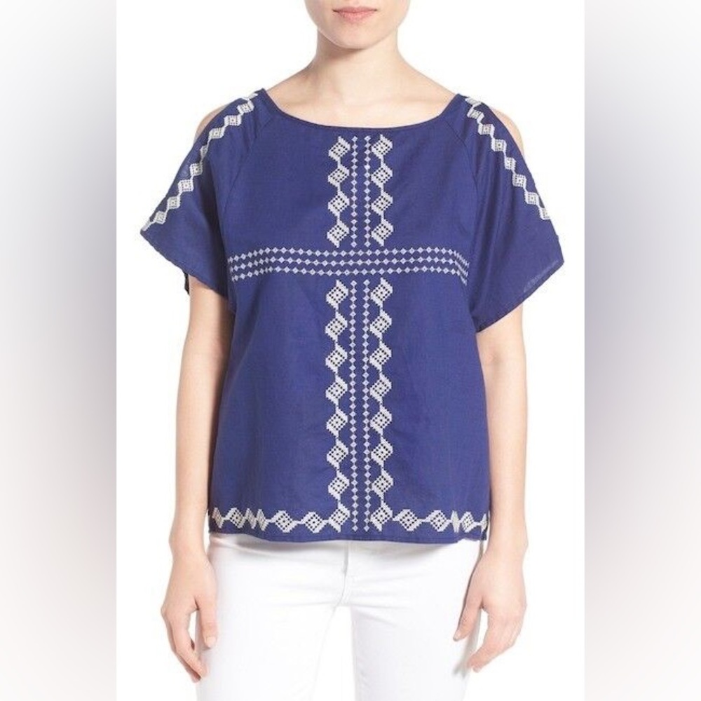Cupcakes And Cashmere Pastoria Linen Blend Medium Cold Shoulder Embroidered Top